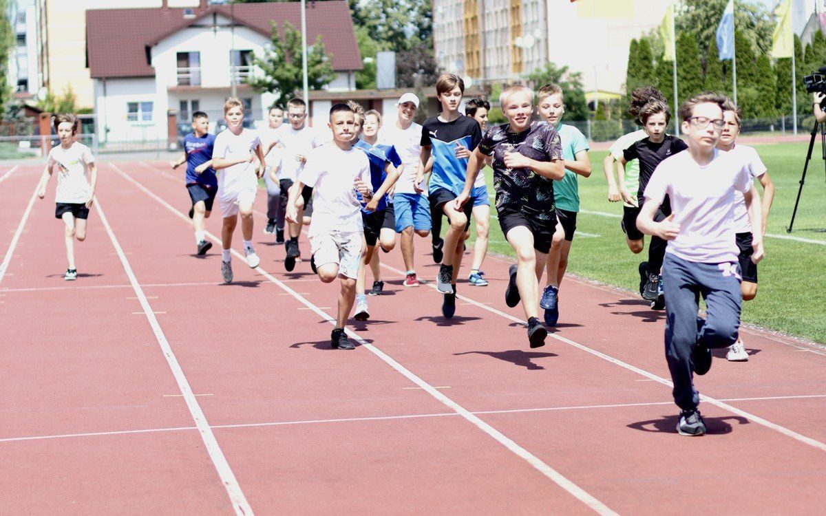 Z "Eneą po uśmiech i zdrowie". Impreza biegowa dla dzieci i młodzieży w Kozienicach
