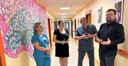 Gorlice: Drzewo narodzin "wyrosło" na korytarzu szpitala