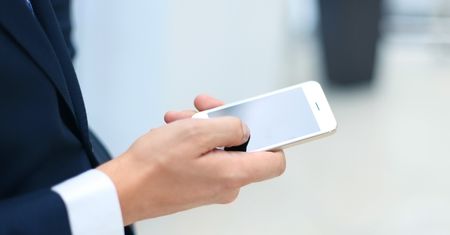 Uwaga na SMS-y od „OTOMOTO”. Oszuści próbują zdobyć pieniądze w sprawdzony sposób