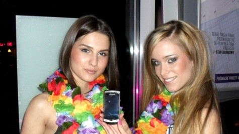 Drinki, sushi i hostessy, czyli Play wprowadza Samsunga Wave 1