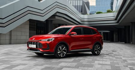 SUV z mocną hybrydą za mniej niż 100 tys. zł. Cena to tylko jedna z zalet