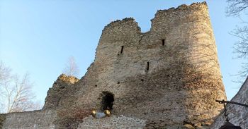 Nieopodal Zamku Czocha jest kolejny obiekt, który musisz zobaczyć. To gotycki zamek z XIV wieku [ZDJĘCIA]