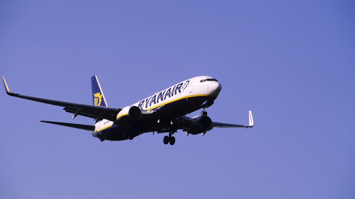 Samolot Ryanair prawie zderzył się z helikopterem 