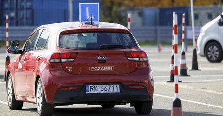 Jest prawdziwym rekordzistą. Zdawał 139 razy. To nie koniec