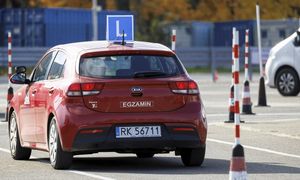 Jest prawdziwym rekordzistą. Zdawał 139 razy. To nie koniec