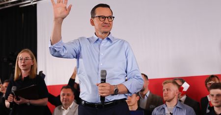 Wakacje kredytowe. PiS się spieszy. "Zwracam się do marszałka Hołowni"