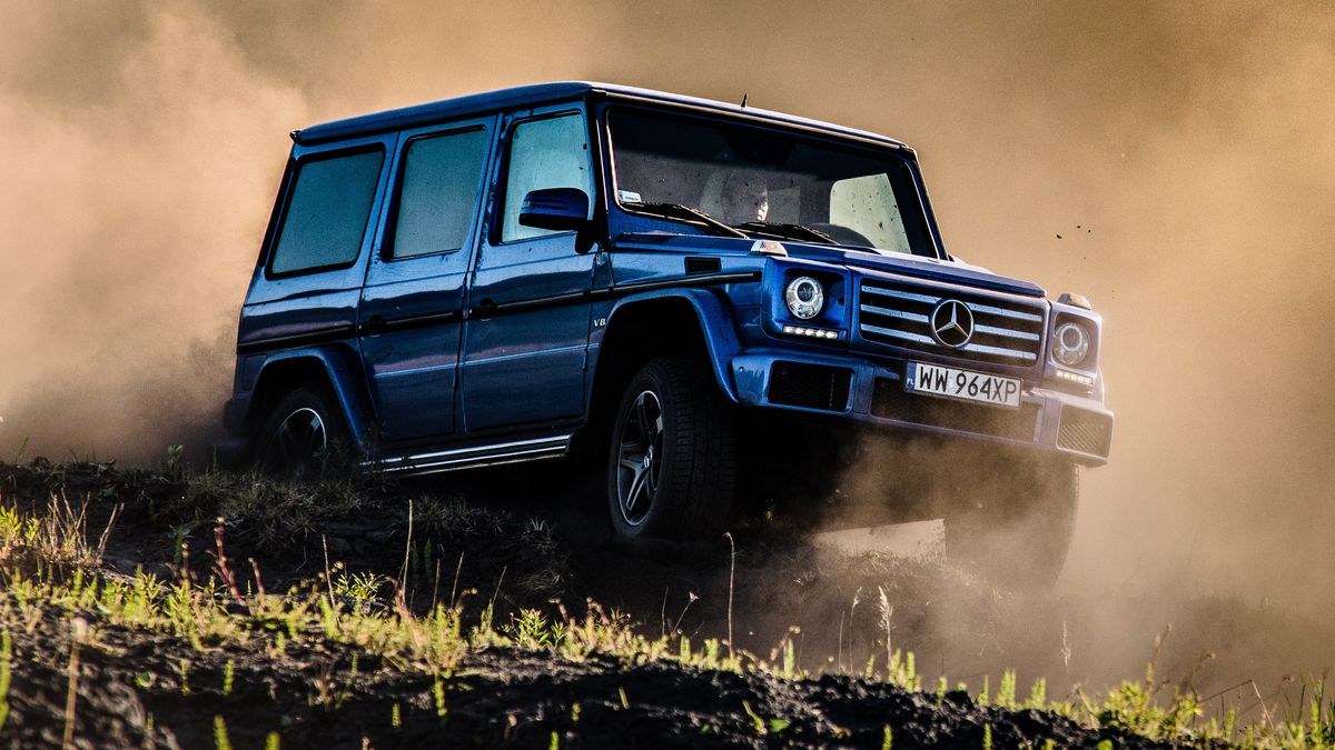 Szczególnie niebezpieczna jest jazda offroad bez pasów z dużą prędkością. Przypadkowy wybój czy dół mogą spowodować dobicie zawieszenia i uderzenie głową w dach. 