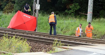 Tragiczny wypadek w Miękini. Kobieta chciała przejść przez tory przed pociągiem. Nie zdążyła. Zginęła na miejscu