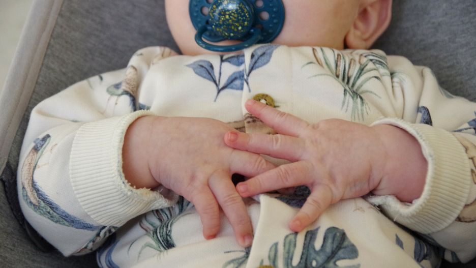 Molestowane niemowlę. Sąd przedłużył areszt dla podejrzanego