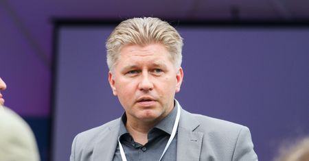 Chcesz sukcesu, pracuj 16 godzin dziennie. Eksperci komentują "receptę" Marcina Matczaka