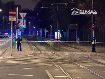 Warszawa: Podejrzany pakunek na torach. Na miejscu byli pirotechnicy