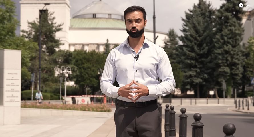 Youtuber oskarżany o dezinformowanie w prezydenckiej radzie. Jest głos premiera