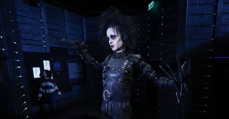 Od dziwaka z Burbank po wizjonera Hollywood – 35 lat temu Tim Burton nakręcił "Edwarda Nożycorękiego"