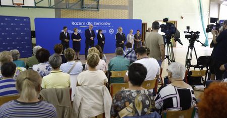 Częstochowa: ZUS i LPR szkolą seniorów dla większego bezpieczeństwa i samodzielności. "Razem dla Seniorów”