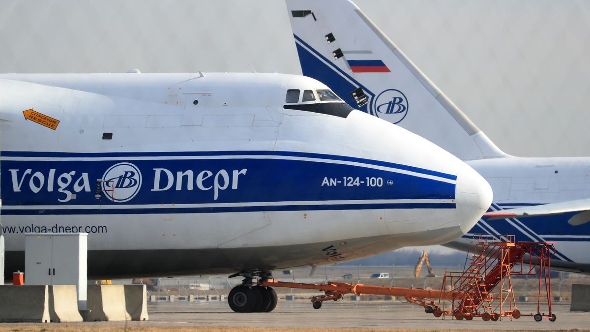 Rosyjskie samoloty An-124 są uziemione na lotnisku w Lipsku