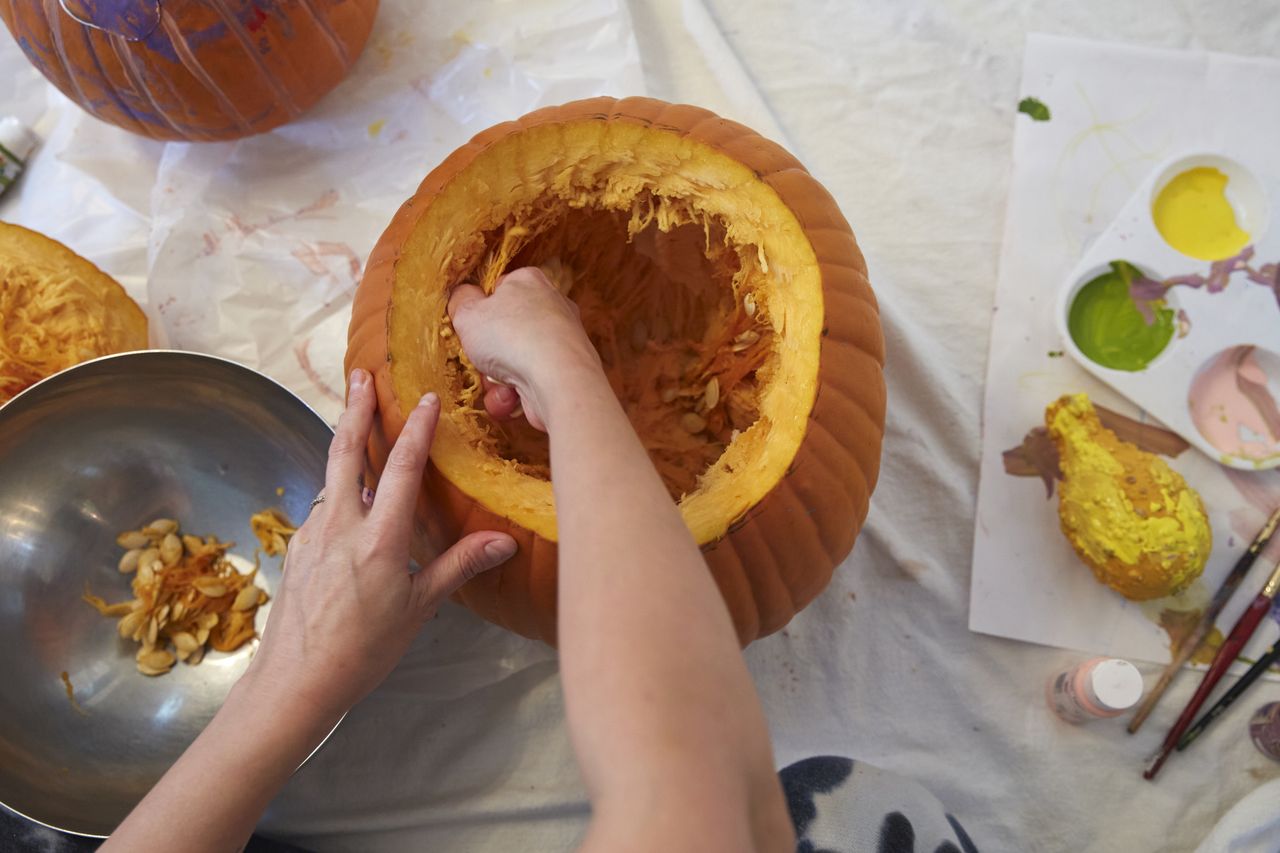 DIY Pumpkin Lantern Making