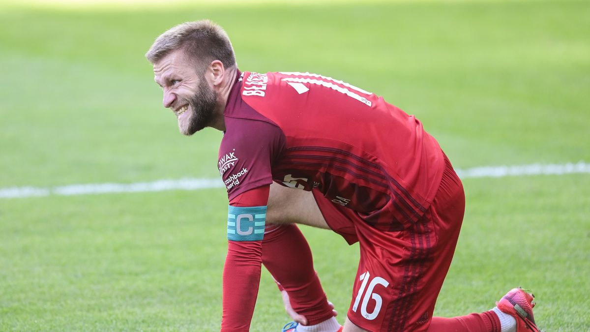 GDYNIA, POLAND - 2020/06/14: Jakub Blaszczykowski of Wisla seen in action during the Polish Ekstraklasa match between Arka Gdynia and Wisla Krakow.(Final score; Arka Gdynia 0:0 Wisla Krakow). (Photo by Mateusz Slodkowski/SOPA Images/LightRocket via Getty Images)