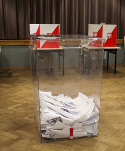 Wybory prezydenckie 2025. Glosowanie przez pełnomocnika za granicą. Jakie są zasady i czy można tak głosować?