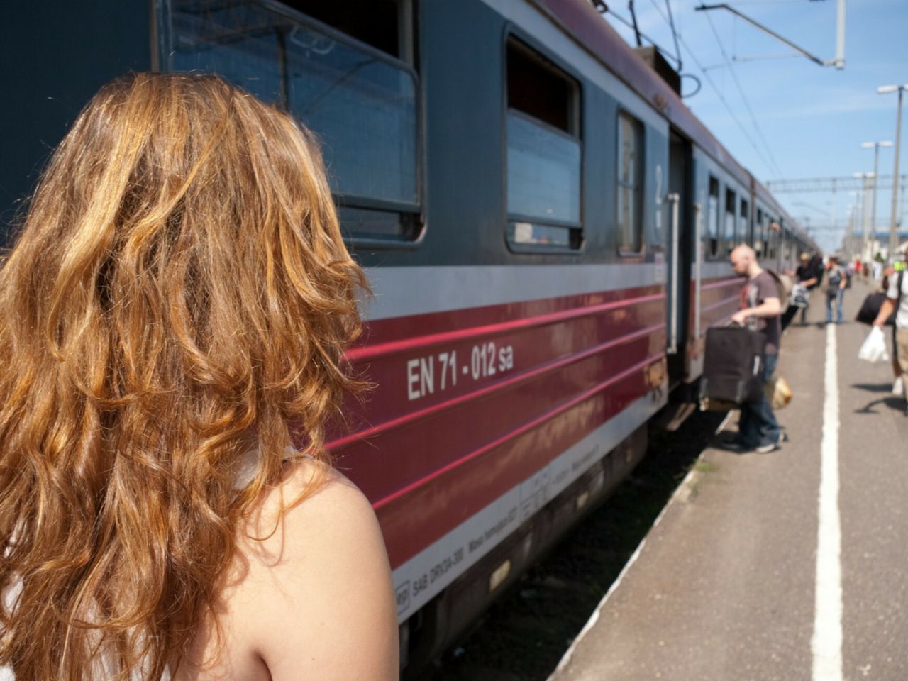 Wiele kobiet obawia się podróżować pociągami - fotografia ilustracyjna