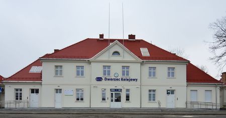 Oszpecili zabytkowy dworzec. PKP odpowiada, ale... nie do końca