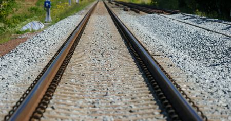 Uszkodzony kabel sparaliżował kolej. Odwołano prawie 40 pociągów