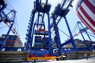 Rekordowe zatory w portach USA. Amerykanie obawiają się, że będą musieli przełożyć święta