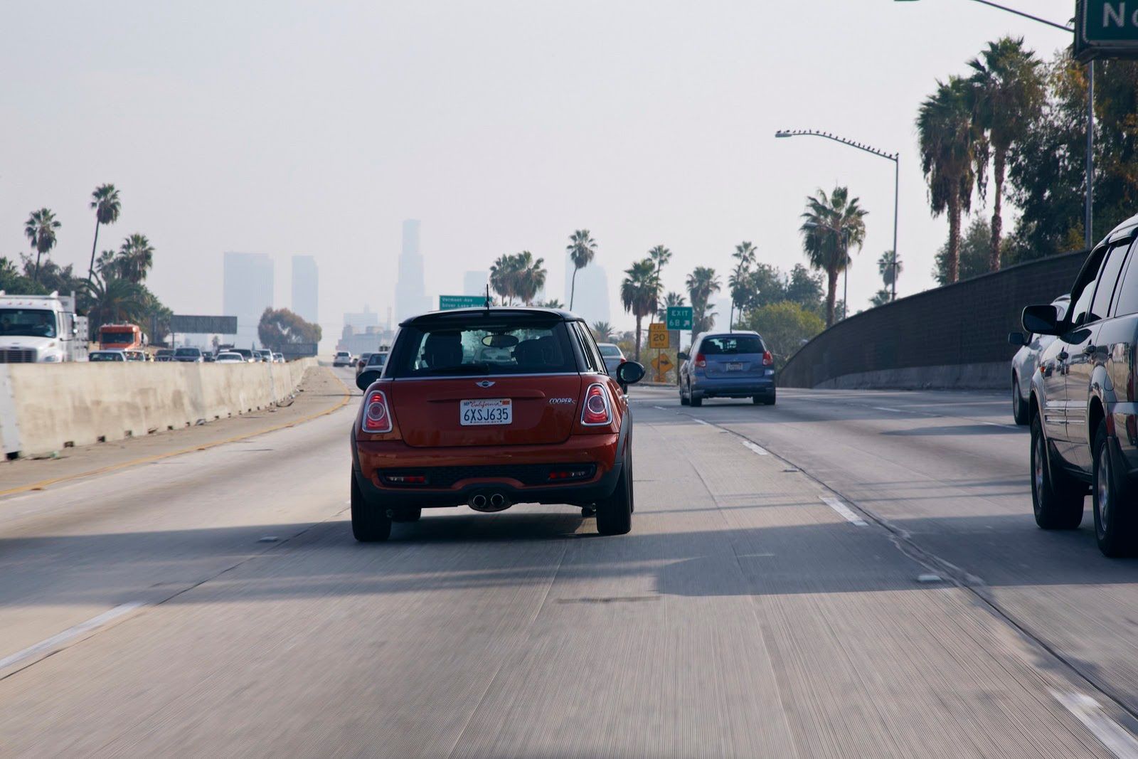 Galeria Mini jako celebracja sprzedaży półmilionowego egzemplarza w USA 155