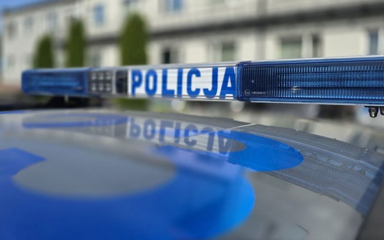 Dąbrowa Górnicza: Podróbki na targowisku. Zatrzymano dwóch obywateli Bułgarii. Sprzedawali ubrania i perfumy