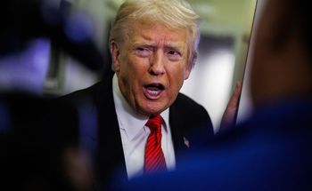 Trump strofuje reporterkę. "Powinnaś się wstydzić, że to czytasz"