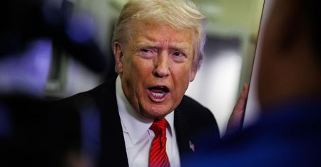 Trump strofuje reporterkę. "Powinnaś się wstydzić, że to czytasz"