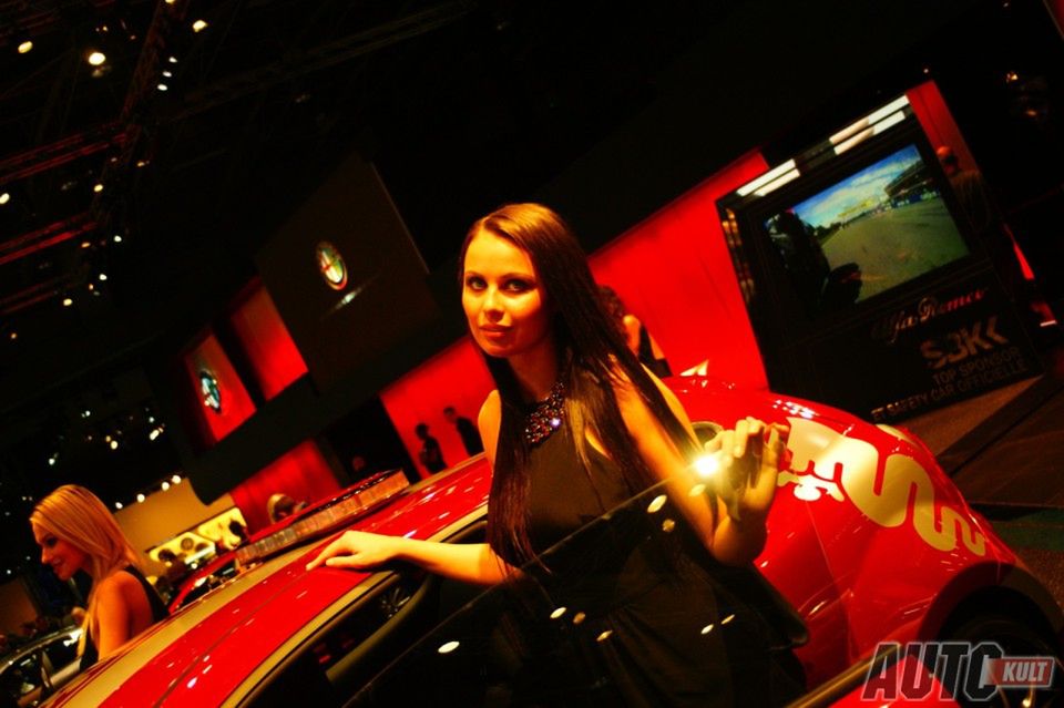 Hostessy z Paris Motor Show 2012 [galeria] 124