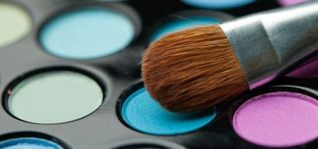 Halloweenowy makijaż w stylu Hello Kitty