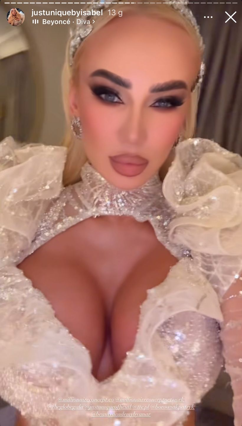 Izabela Macudzińska odbiera nagrodę