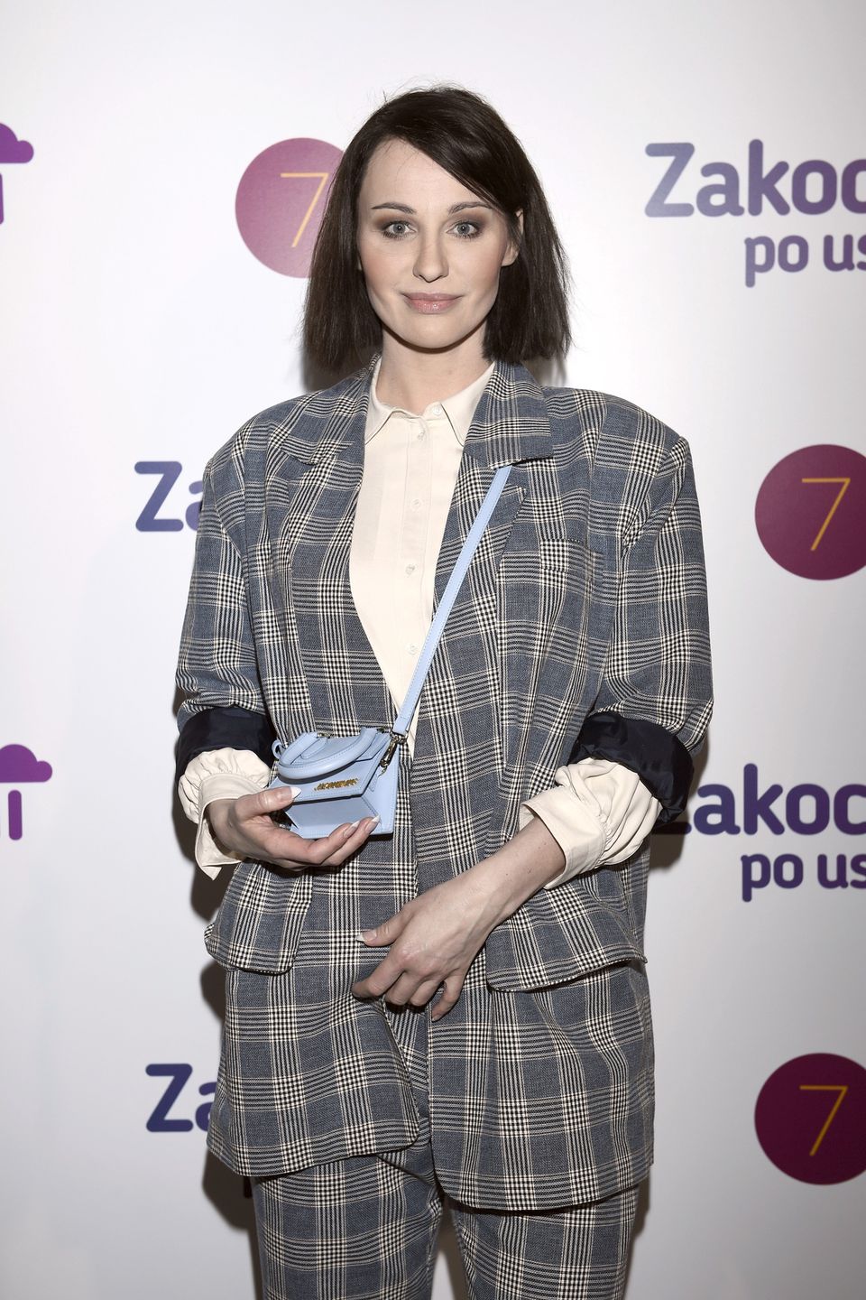 makijaż, Premierowy pokaz serialu "Zakochani po uszy", torebka fantazyjna, torebka skórzana, Maja Hirsch