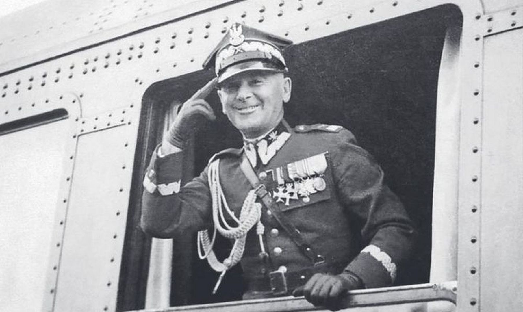 Marszałek Edward Śmigły-Rydz. Naczelny Wódz opuścił walczący kraj 18 września