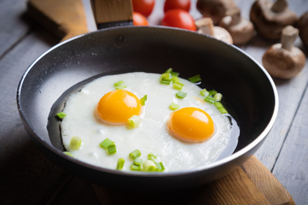 Jak przygotować idealne jajka sadzone?