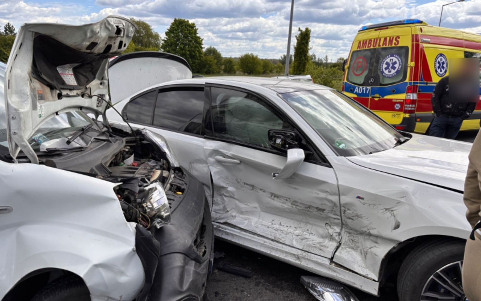 Wypadek w Gorzowie Wielkopolskim. Zderzenie BMW, fiata i mercedesa
