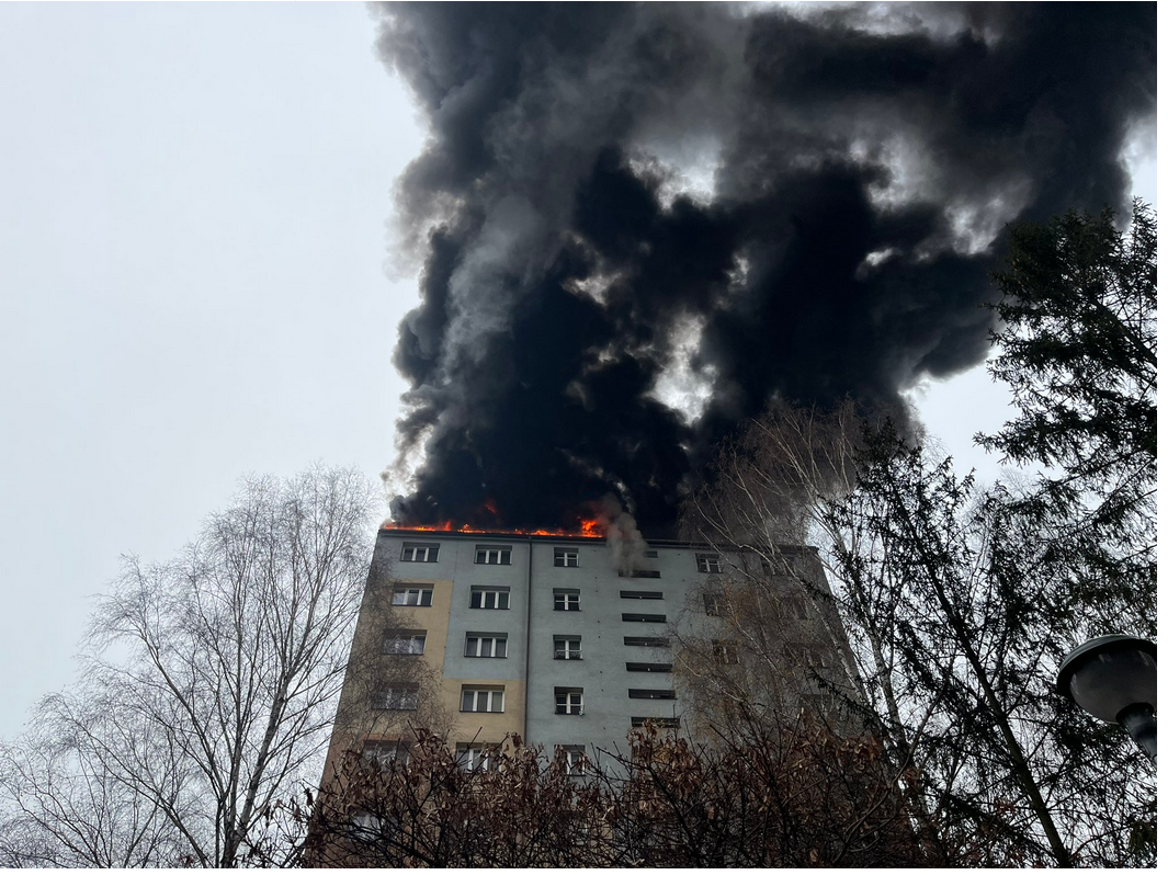Pożar wybuchł w jednym z bloków w czeskim Cieszynie.
