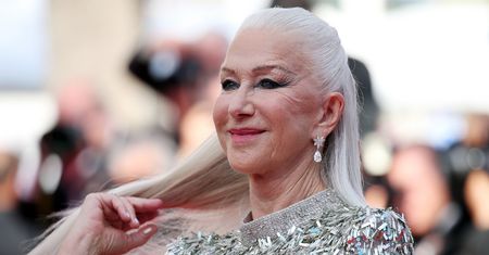 Helen Mirren na Festiwalu Filmowym w Cannes. Aktorka błyszczała niemniej niż srebrna kreacja