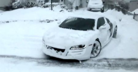 Zimowa reklama Audi R8 [wideo]