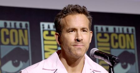 Ryan Reynolds o nietypowych objawach ciężkiej choroby jego ojca. Myślał, że oszalał