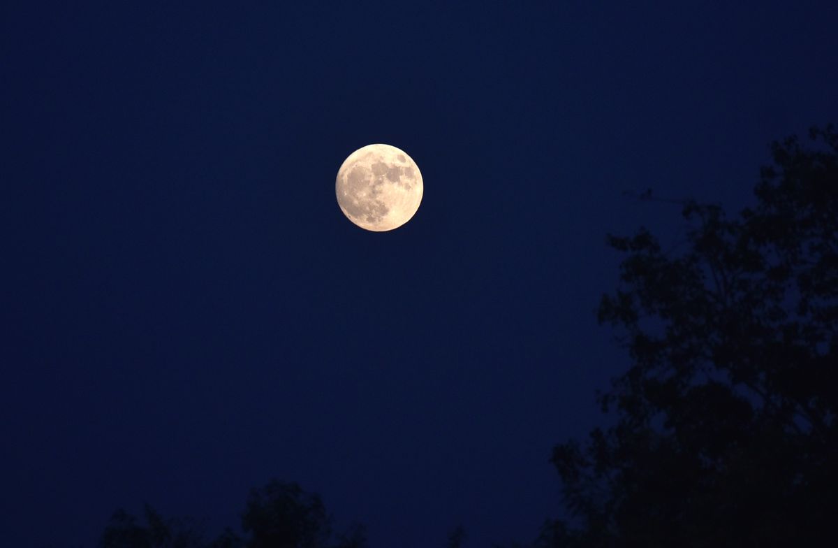 Pełnia Księżyca październik. Zbieg wyjątkowych zjawisk astronomicznych