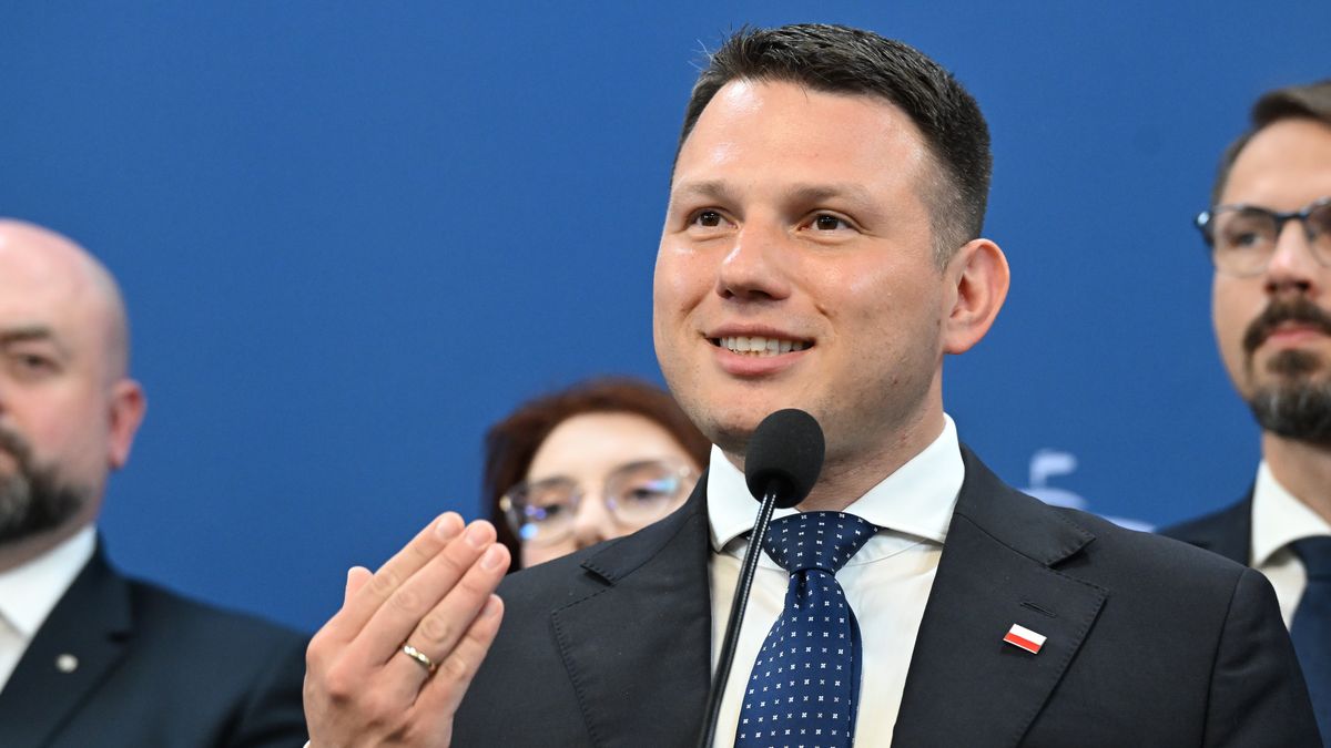 Sławomir Mentzen podczas konferencji prasowej