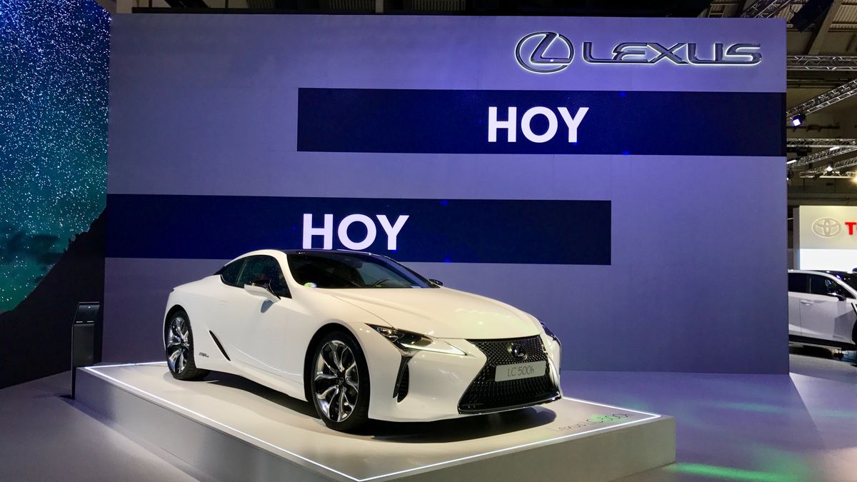 Lexus LC na targach w Barcelonie