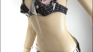 Modelki prezentują ogniwa słoneczne… na sobie 1