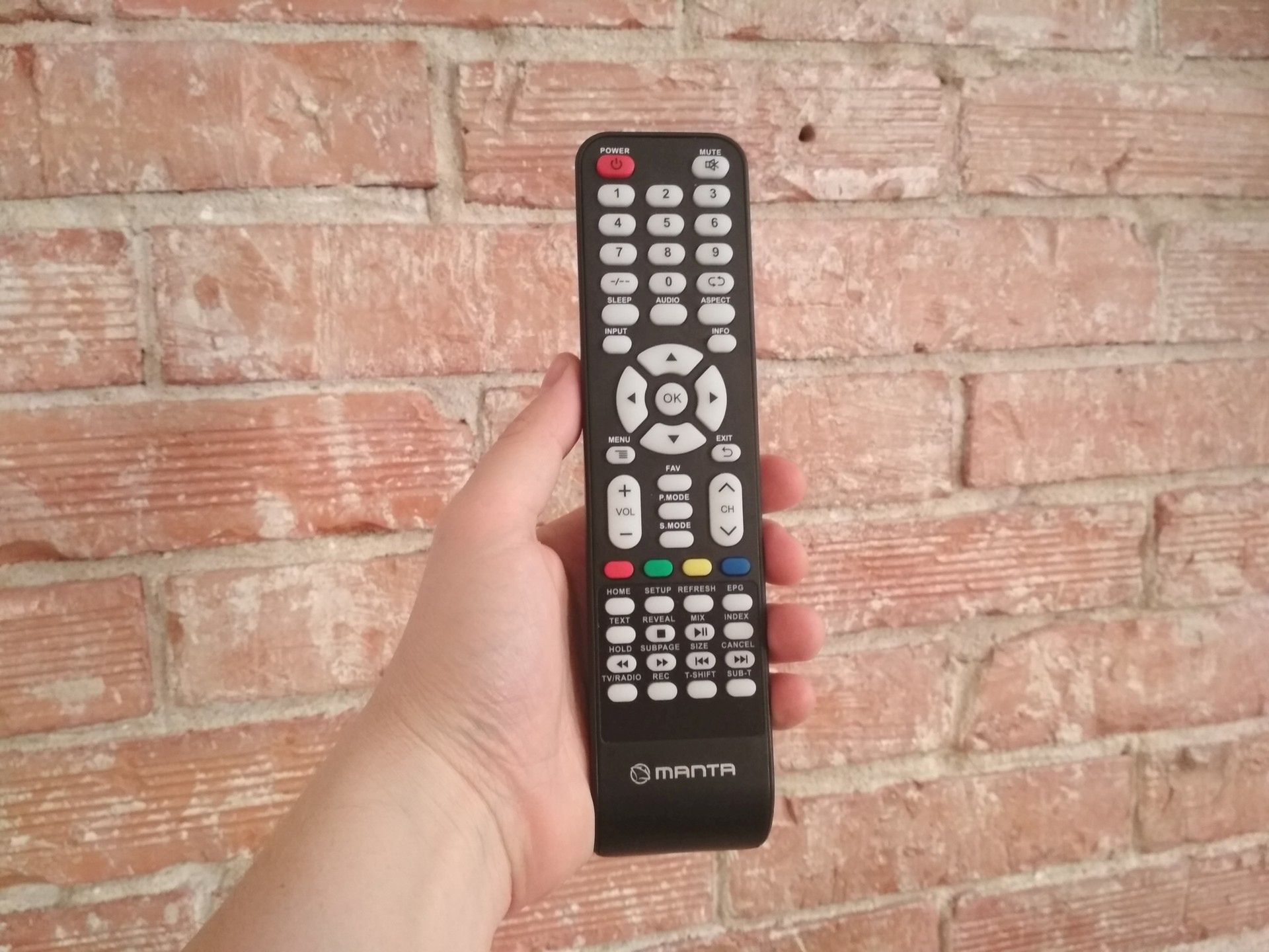 Tani i dobry telewizor z 4K? Testujemy sprzęt od Manty 2