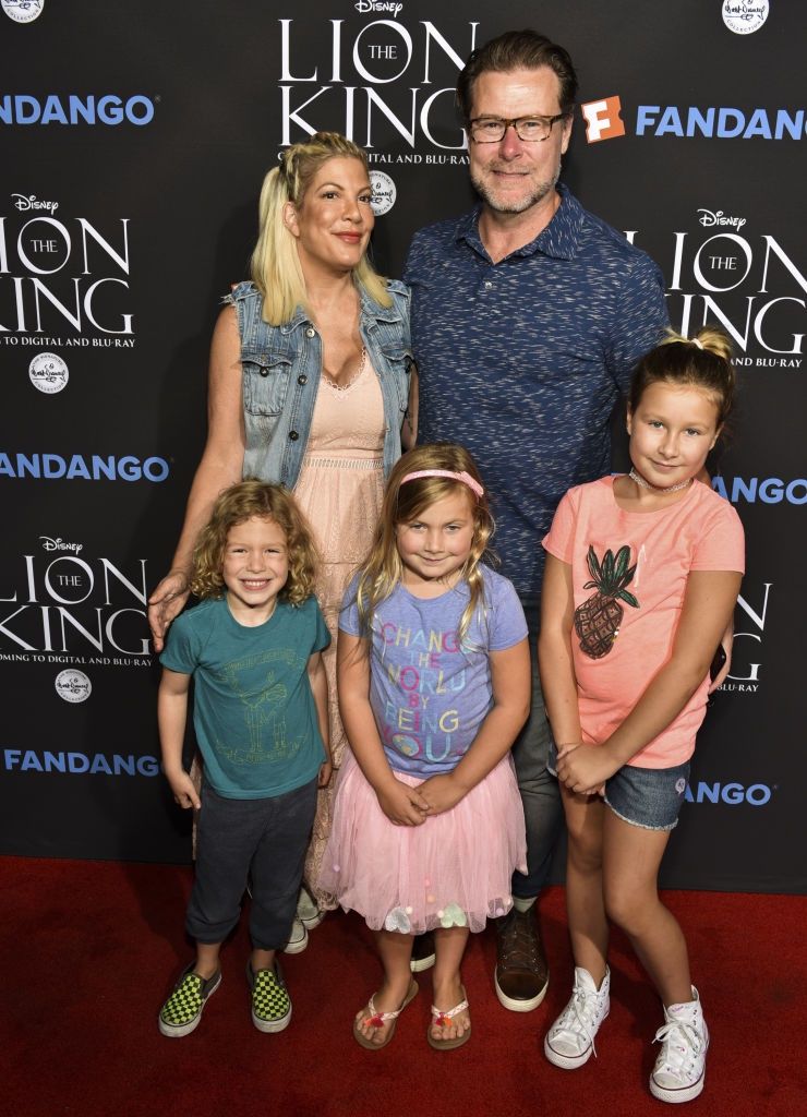 Tori Spelling i Dean McDermott z dziećmi