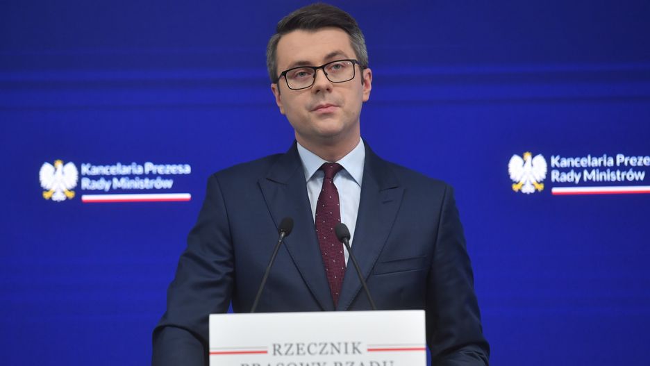 Piotr Mueller
Warszawa, 29.05.2023. Rzecznik rz�du Piotr Mueller podczas konferencji prasowej w siedzibie KPRM w Warszawie, 29 bm.  (sko) PAP/Piotr Nowak
Piotr Nowak
briefing, dla medi�w, kancelaria, Kancelaria Prezesa Rady Ministr�w, konferencja, KPRM, odpowiedzi, Piotr Mueller, Piotr Muller, polityk, portret, prasowa, prasowy