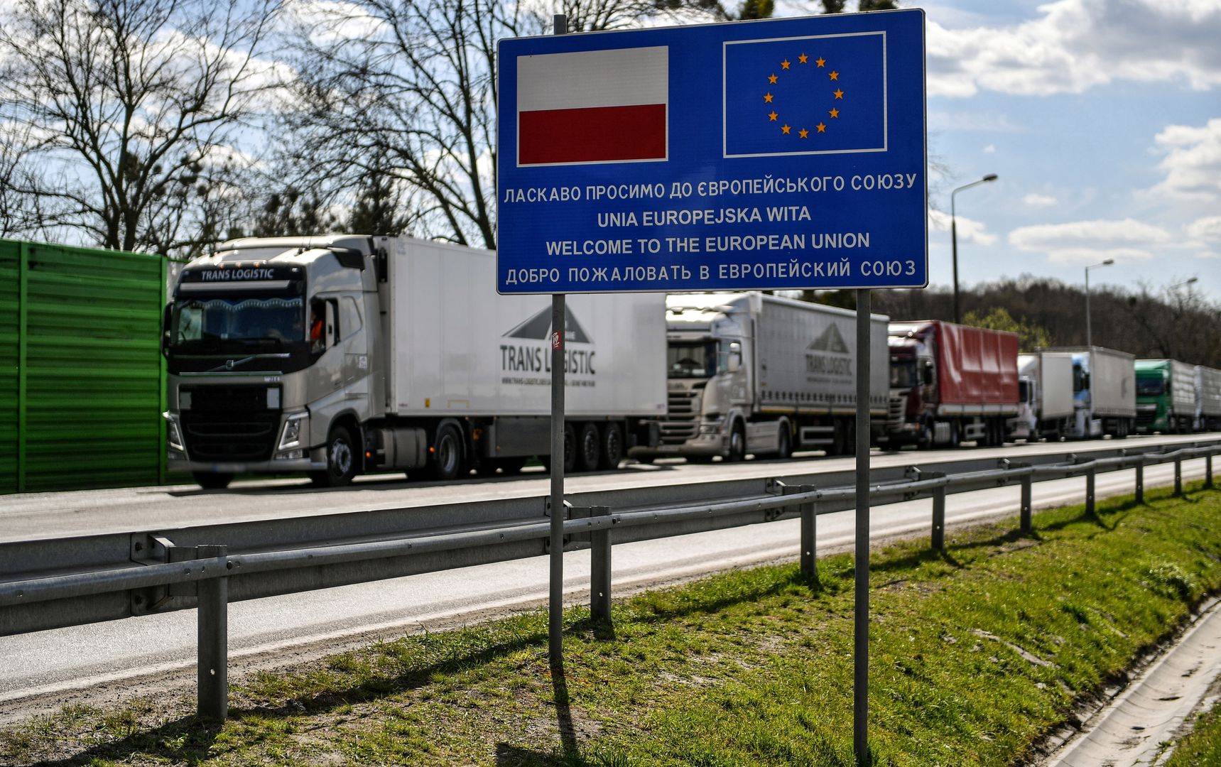Kolejne kraje UE otwierają granice. Co z Polską?