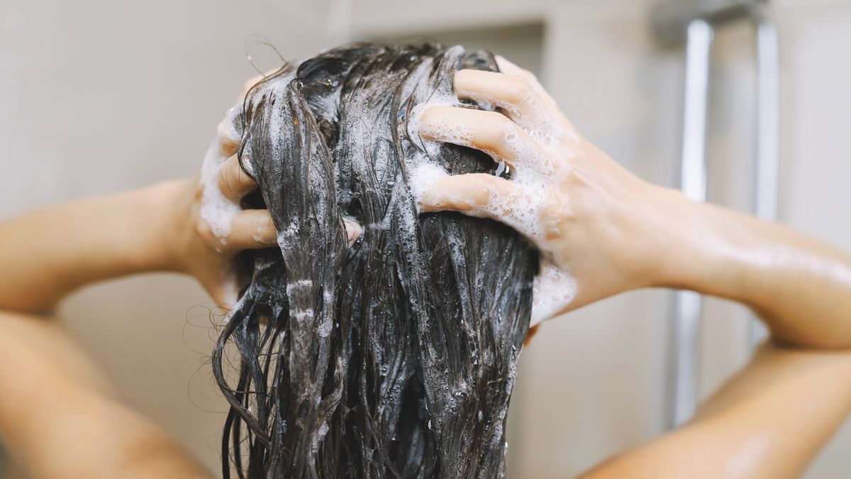 Jak poprawnie myć włosy? 